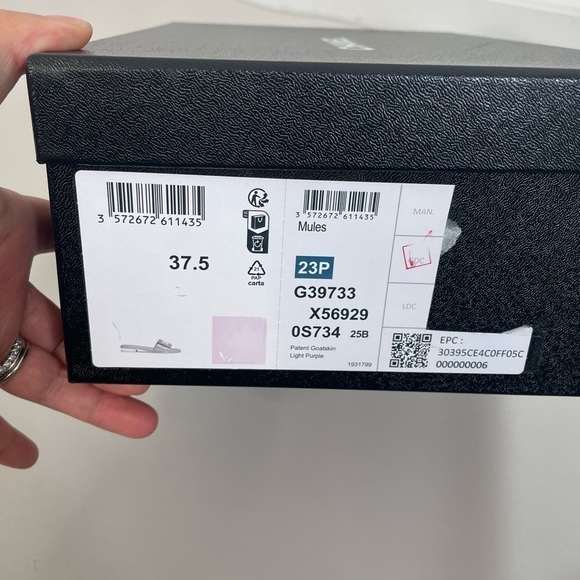 New Chanel 23P Patent Leather CC Turnlock Slides Sandal - Picture 7 of 7